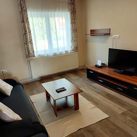 Apartment Orgona Apartman- Es Nyaralohaz